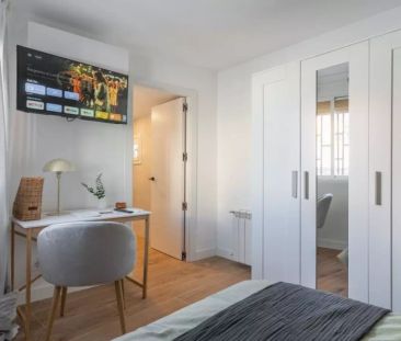 Room in a shared 8-bedroom apartment for rent in Opañel. Perfect for Students and Professionals (No Couples Allowed). - Foto 4