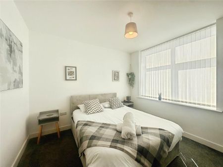 2 bedroom flat to rent - Photo 3