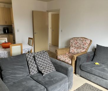 2 bedroom flat to rent - Photo 2