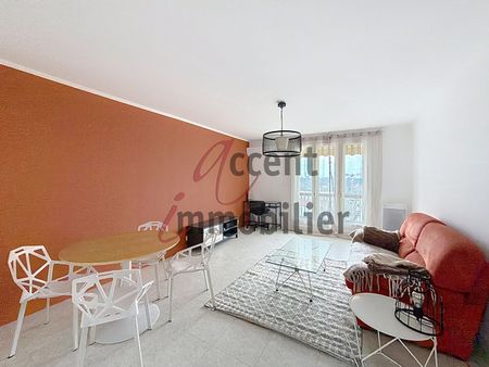 Avignon Proche Hôpital : T3 70 m², meublé, dernier étage avec ascenseur, balcon et parking, - Photo 4