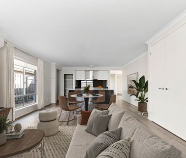 Charming Family Home in the Heart of Pimpama! - Photo 1