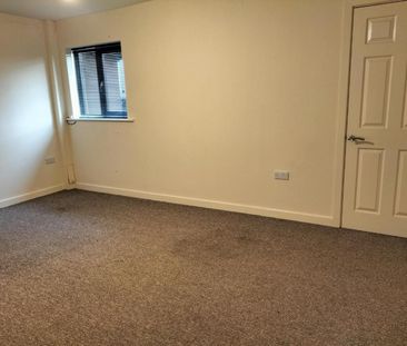 1 bedroom Flat To Let - Photo 5