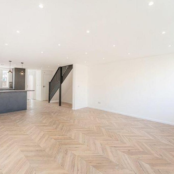 3 bedroom terraced house to rent - Photo 1