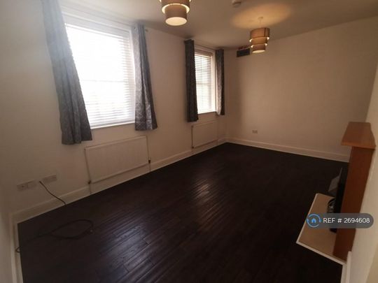 2 bedroom end of terrace house to rent - Photo 1