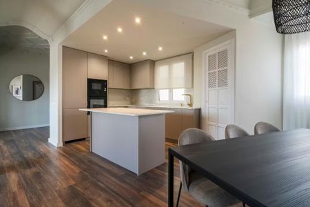 Calle del Hospital, Valencia, Valencian Community 46001 - Photo 3