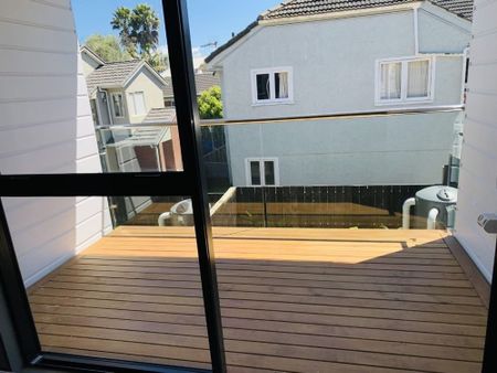 Rent this Lovely Home in Sandringham - Photo 5