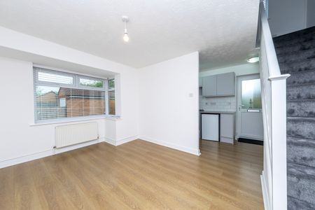 FALCON MEWS MORLEY LEEDS - Photo 3