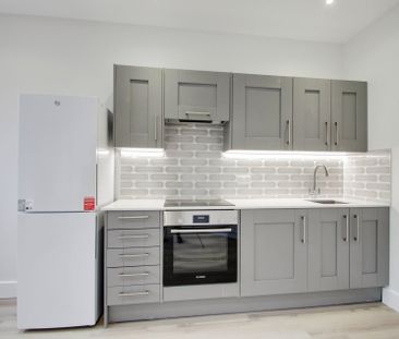 1 bed flat to rent in Station Road, Egham, TW20 - Photo 5