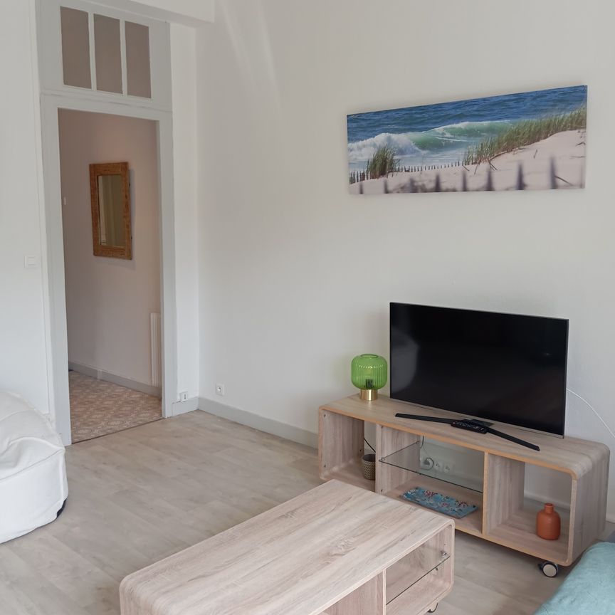 Proche de la place Tourny et Jardin Public, situé dans le quartier du Palais Gallien un agréable T2 - Photo 1