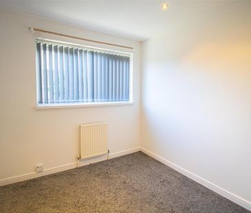 4 bedroom semi-detached house to rent - Photo 1