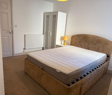 1 bedroom in a house share to rent - Photo 4