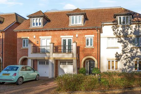 4 bedroom terraced house to rent - Photo 5