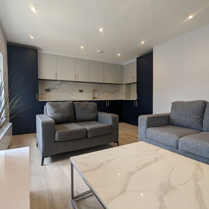 1 Bed Flat, Lonpro Court, SW19 - Photo 1