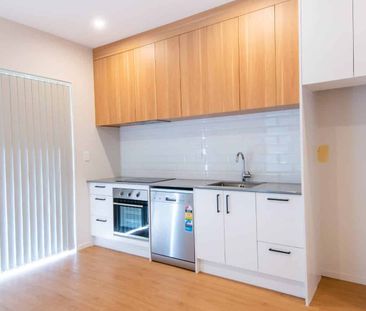 Spacious 3-Bedroom Townhouse for Rent – Available Now - Photo 5