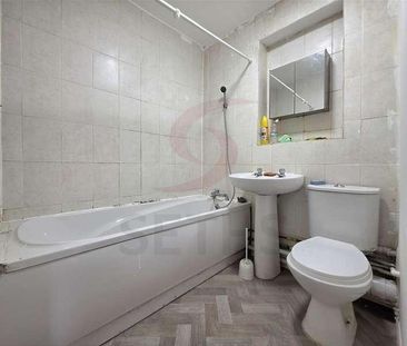 Blackthorn Drive, Beaumont Leys, Leicester, LE4 - Photo 2