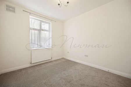 Lodge Court, Hornchurch, RM12 - Photo 4