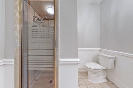 For Lease - 305 Woodland Acres Crescent, Vaughan, Ontario - Photo 5