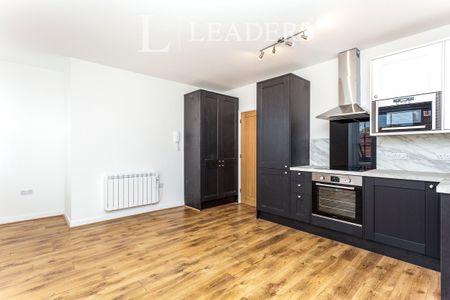 2 bedroom apartment to rent High Street, Hurstpierpoint, Hassocks, West Sussex, BN6 - Photo 5