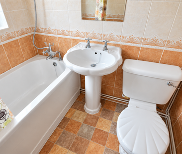 3 bedroom semi-detached house to rent - Photo 4