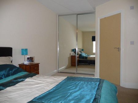 2 bedroom flat to rent - Photo 3