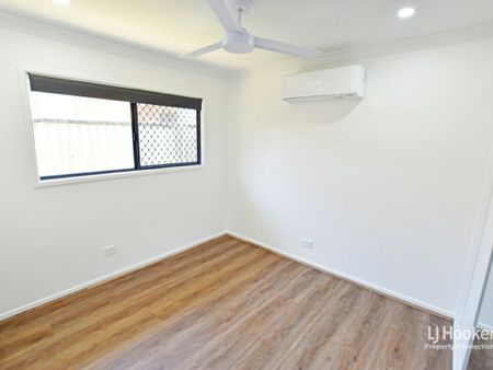 Stylishly Renovated Home – Ac in every bedroom - Photo 5