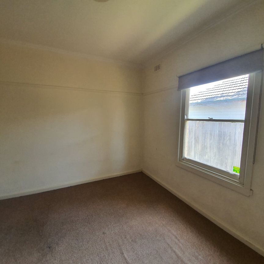 6 MONTH LEASE ONLY! - Photo 1