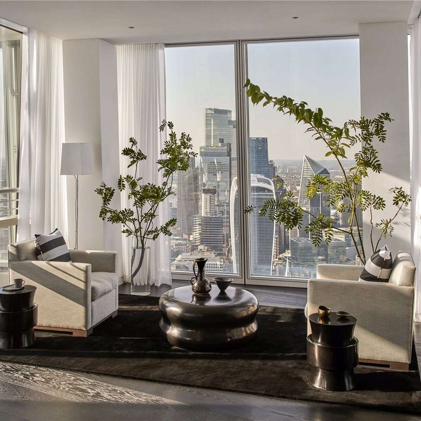 Luxury Three-Bedroom Apartment with Private Study and Iconic Skyline Views - Photo 1