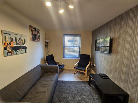 3 bedroom apartment to rent - Photo 2