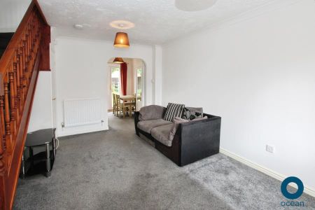 2 bedroom semi-detached house to rent - Photo 3
