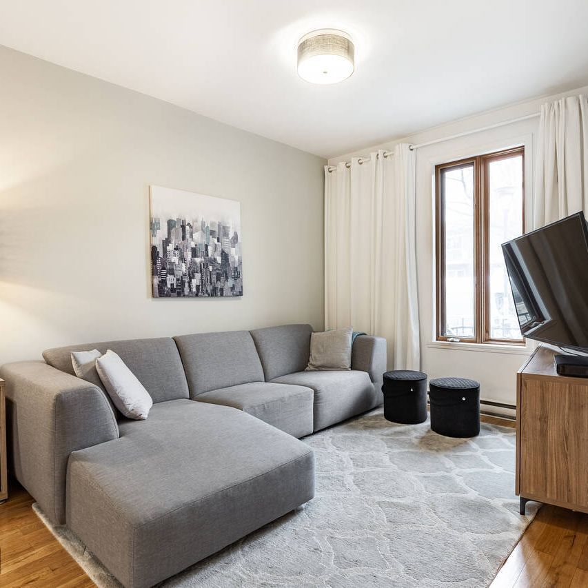 Modern ground floor appartement for rent in Villeray | Accès International Inc. - Photo 1