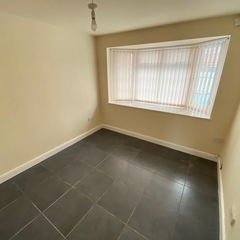 Overfield Drive, Sedgemoor Park, Bilston - Photo 1