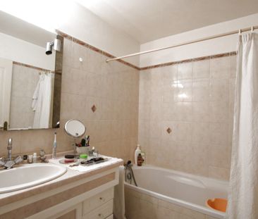 Location Appartement 3 pièces 78m² VITROLLES 13127 - Photo 2
