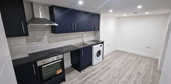 1 Bed Flat, Gipsy Road, SE27 - Photo 2