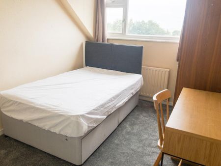 4 bedroom house to rent - Photo 3