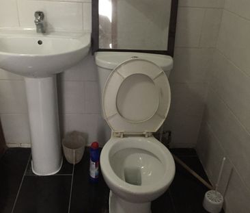 Single room to let located at high road ilford - £550 pcm - Photo 4