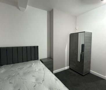 2 bedroom ground floor flat to rent - Photo 3