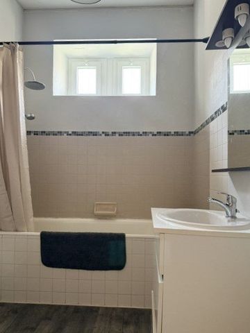 Location Appartement 2 pièces 53m² BAGNERES DE BIGORRE 65200 - Photo 4