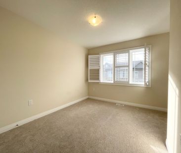 For Lease - 33 Laguna Village Crescent, Hamilton, Ontario - Photo 6