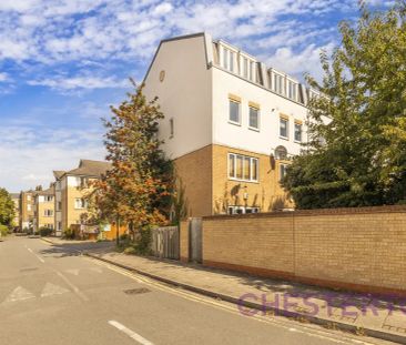 4 bedroom house in Lewisham - Photo 2