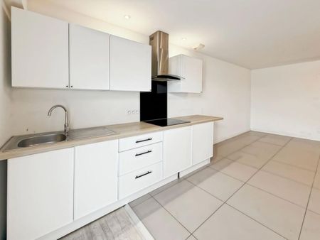 Location Appartement 2 pièces 57m² MONT DE MARSAN 40000 - Photo 4