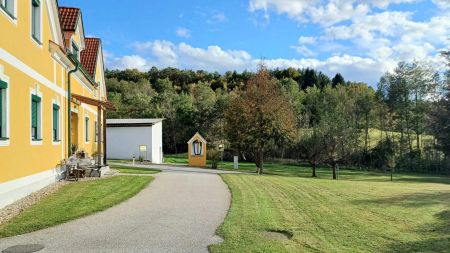 Landhaus-Charme, sonnige 3 ZI mit Naturblick, Parkplatz - Foto 2