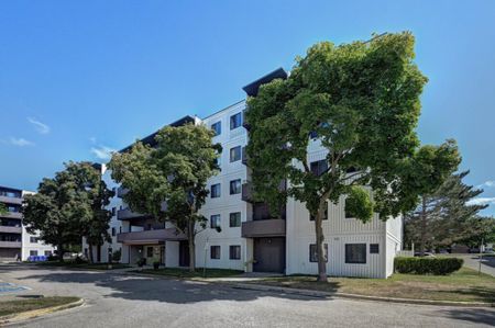 Trossacks Avenue Townhouses - Photo 5