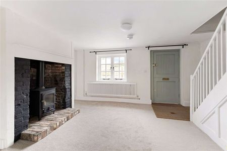 Secluded Off-Grid Retreat. Four bedroom detached cottage with panoramic countryside views - Photo 3