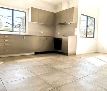 Brand New 2-Bedroom Granny Flat - Private Wilga St Entrance - Photo 2