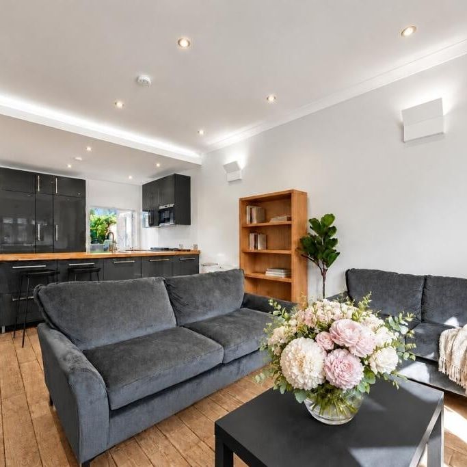 4 Bed Terraced House, Ashmere Grove, SW2 - Photo 1
