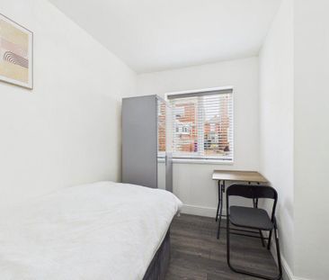 House share to rent - Photo 2