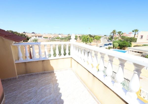 Adosado en la Regia . Temporada larga.