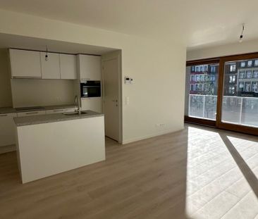 Appartement te huur in Antwerpen voor € 1.050 met 2 slaapkamers - Photo 2