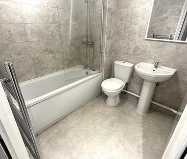 2 bedroom flat to rent - Photo 4