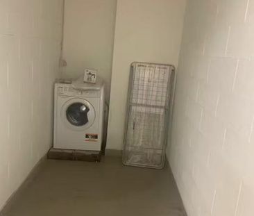 Vicolo degli Ariosti, Bologna, Emilia-Romagna 40121 - Photo 5